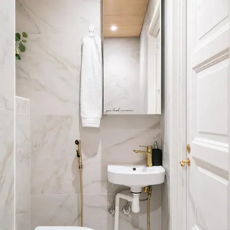 Scandi Design Gem, Steps From Local Life Apartamento