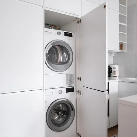 Apartamento Scandi Design Gem, Steps From Local Life