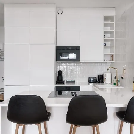Apartment Scandi Design Gem, Steps From Local Life Helsinki