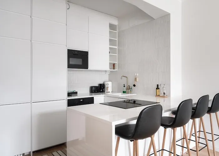 Apartment Scandi Design Gem, Steps From Local Life Helsinki