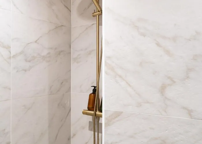 Scandi Design Gem, Steps From Local Life 아파트 헬싱키