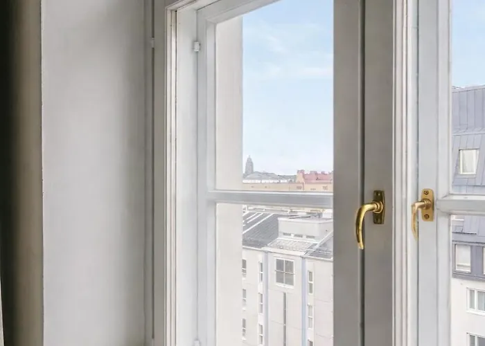 Scandi Design Gem, Steps From Local Life Apartment *